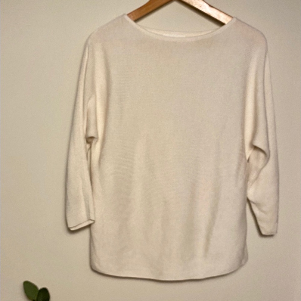 Simple minimalist h&m cream sweater